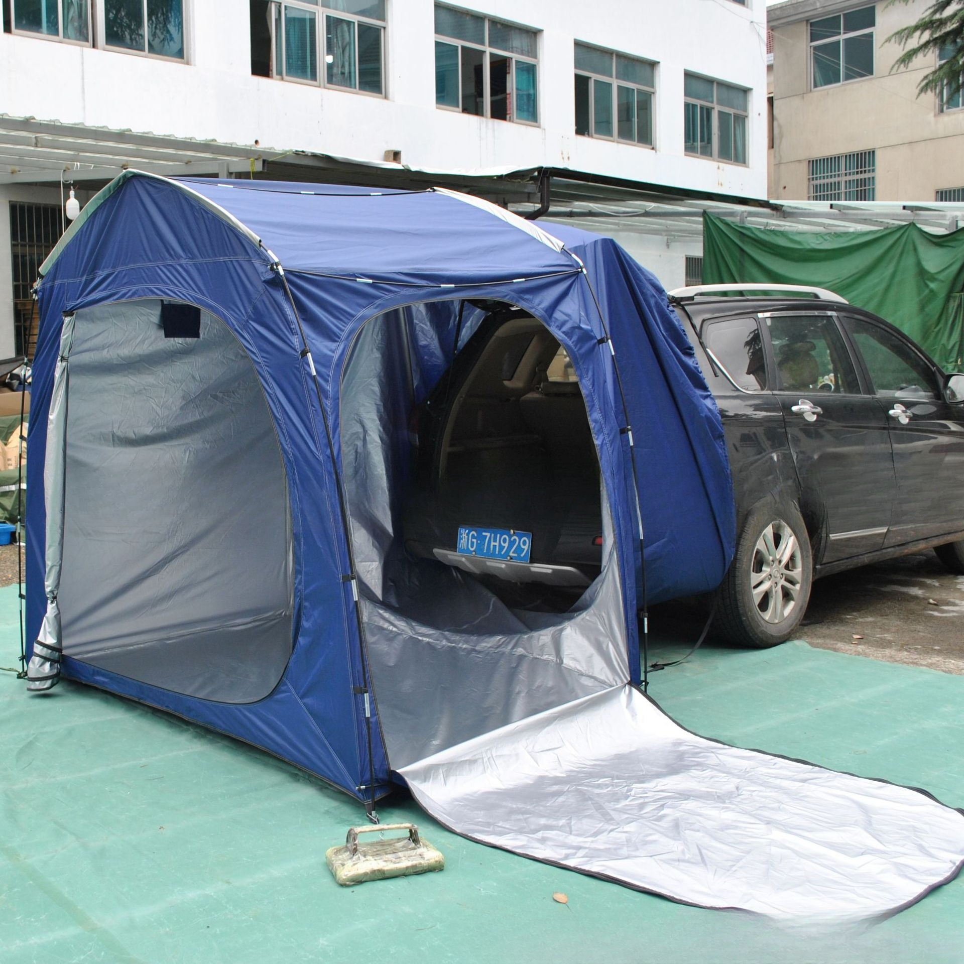Easy to store full-model rear  - Emergency Mylar Tent ulasan dan harga